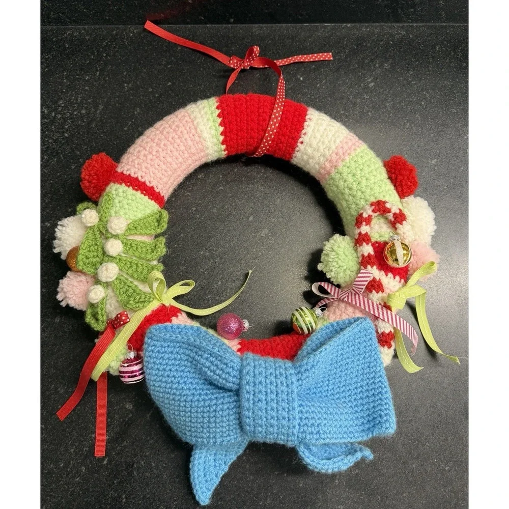 Vtg‎ Handmade Crocheted Christmas Wreath Wall Hanging 13
